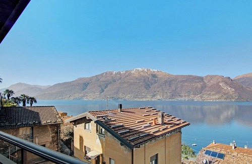 Dorio House | Holiday Home 'Casa Leonardo' with Lake View and Wi-Fi