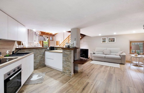 Vassena House | Holiday Home 'Cottage' with Wi-Fi