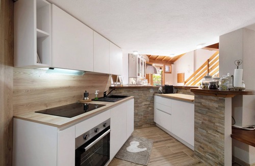 Vassena House | Holiday Home 'Cottage' with Wi-Fi