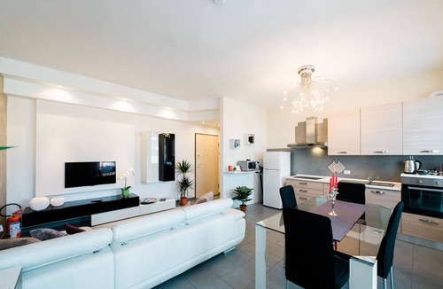 Stazione Apartment | Holiday Home