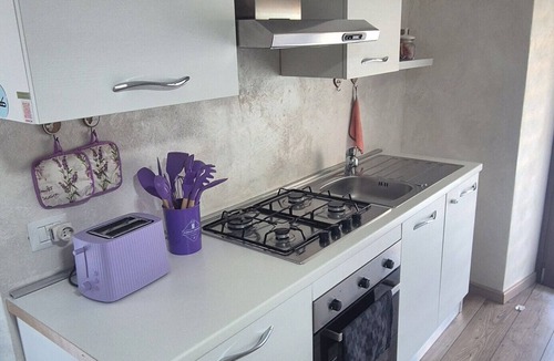 Cino House | Holiday Home 'Lavanda' with Mountain View, Private Terrace and Wi-Fi