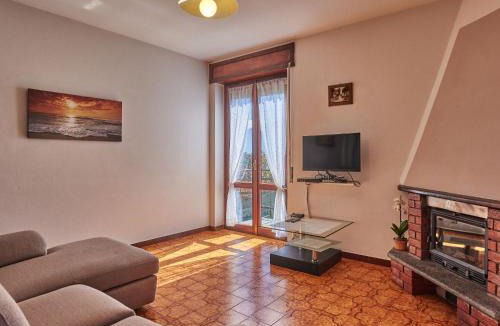 Gera Lario House | Holiday Home Simoni - GLA107 by Interhome