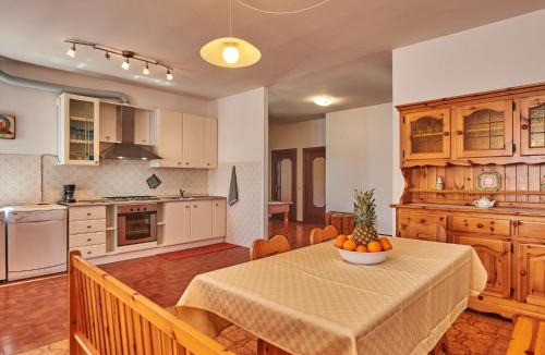Gera Lario House | Holiday Home Simoni - GLA107 by Interhome