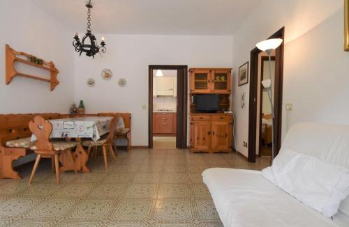 Vesta House | Holiday Home Villa Laura by Interhome