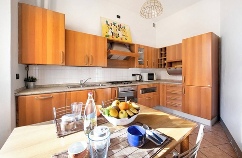 Sulzano House | Holiday Home 'Wakesurfhouse' with Lake View, Private Terrace and Wi-Fi