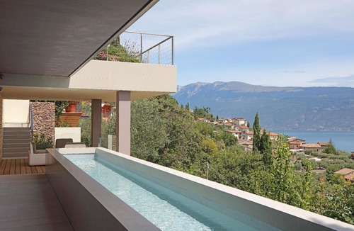 Pulciano House | Holiday house Toscolano-Maderno for 1 - 11 persons with 4 bedrooms - Holiday home
