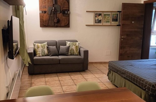 Crema Condo | Home and Garden, relaxation in Crema, old barn now home "Butterfly"