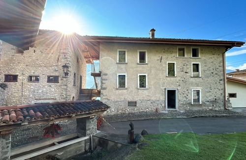 Bagolino Apartment | Home Suite of the Barsèla