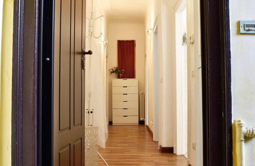 Casoretto Apartment | HomeLovers two-rooms apartment Lambrate Metro Station