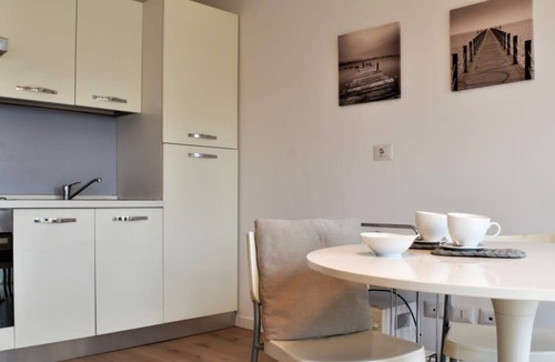 Villapizzone Apartment | HomeLovers White and Bright Studio Flat Portello Accursio Shopping District