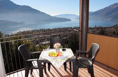 Vercana Apartment | Homerez - Apt near Lake, Vercana