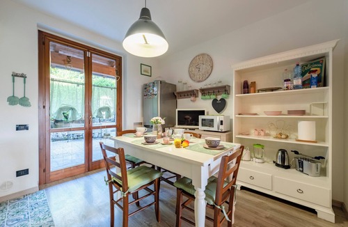Besozzo House | HomeSweetHome Garden&LakeView, Besozzo, Italy