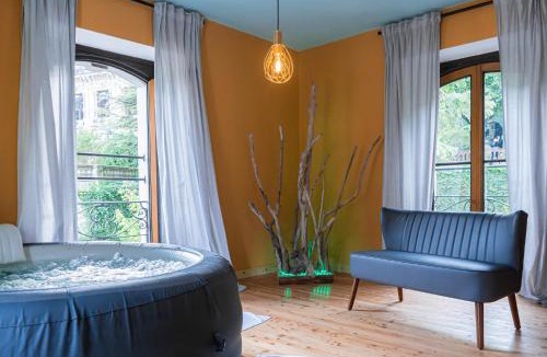 San Pellegrino Terme Apartment | HONEY Moonspa