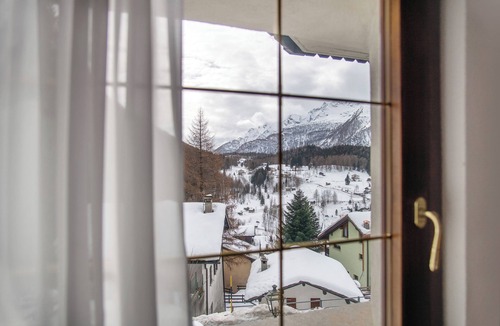 Campodolcino Apartment | Hotel Apartment "Residence Larice Bianco N5" with Mountain View, Shared Terrace & Wi-Fi