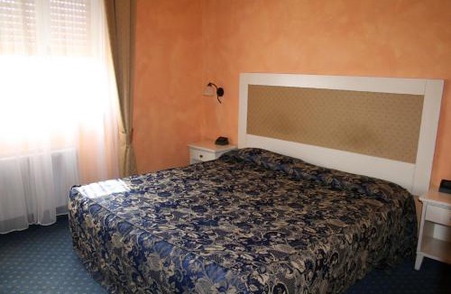 Bereguardo Hotel | Hotel De La Ville