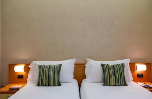 Pero Hotel | Hotel Embassy
