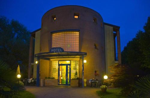 Porto Ceresio Hotel | Hotel Il Canneto