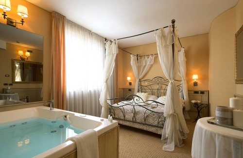 Casarile Hotel | Hotel Il Castelletto
