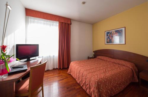 Azzano San Paolo Hotel | Hotel La Cascata