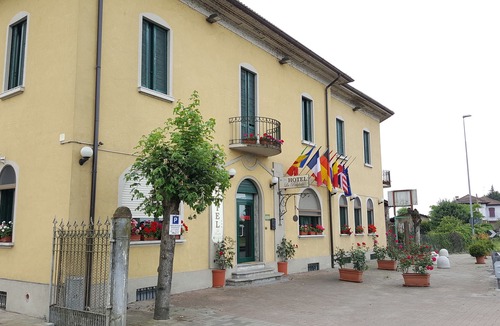 Ozzero Hotel | Hotel La Pendola
