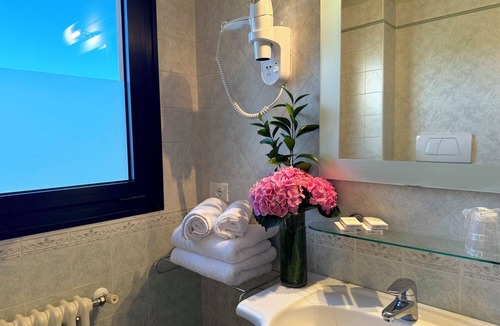 Erba Hotel | HOTEL LEONARDO DA VINCI