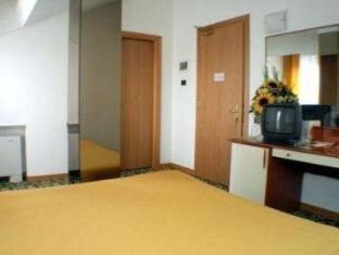 Ossona Hotel | Hotel Motel Europa