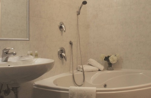 Trezzano sul Naviglio Hotel | Hotel Motel 2000