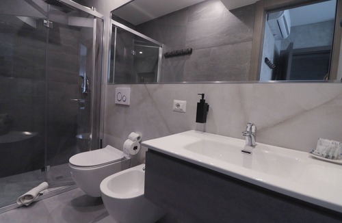 Merone Hotel | Hotel Pontenuovo