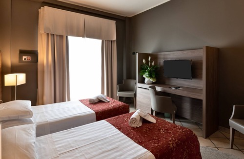 Zona Lancetti Hotel | Hotel Sunflower