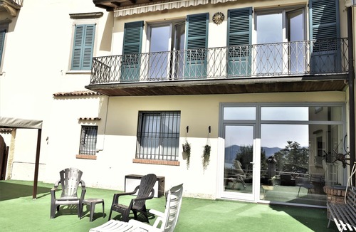 Solto Collina House | House LA TERRACE - Large house with lake view, 3 bedrooms, sleeps 8
