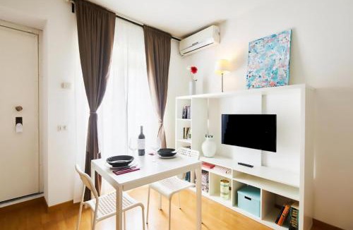 Porta Genova Apartment | House Naviglio Grande 15 minutes to duomo