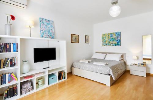 Porta Genova Apartment | House Naviglio Grande 15 minutes to duomo