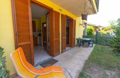 Besozzo Apartment | House of Camellias - Ground Floor with Garden