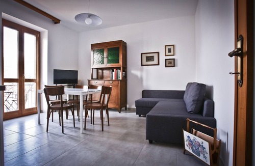 Colmegna Apartment | HOUSE OF VICTORY 4 FRONT LAKE AP2 GARDEN & SPA