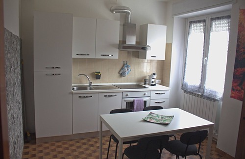 Teglio Apartment | House The Hedges
