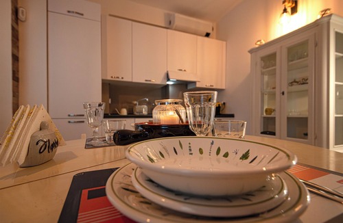 Certosa Apartment | Ideal Rent - Catullo 9