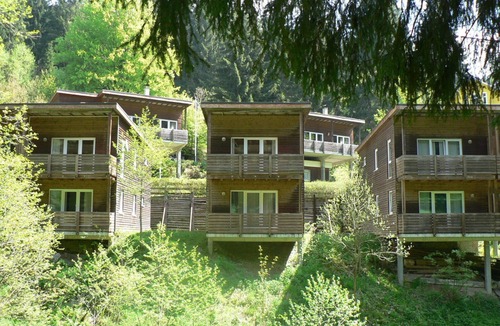 Grossbreitenbach House | Idyllically situated vacation home in the middle of the forest