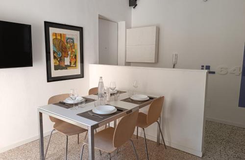 Pavia Apartment | il 64B - 10 minuti a piedi dal Policlinico San Matteo -