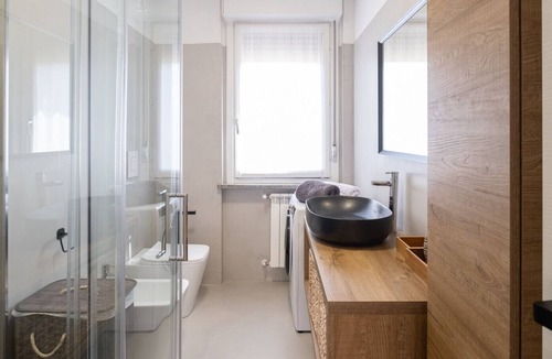 Gurone Apartment | IL GIARDINO DEL RE MALNATE - IXIHOME