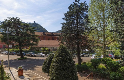 Como Apartment | [Il Giglio] - 10 Minutes from the Duomo, Free Parking