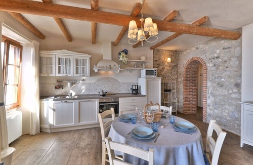 Oldesio Apartment | Il Melo - Theater Home, with marvellous lake view