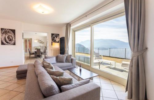Perledo Apartment | Il Patio Varenna Pool apartment sleeps 6