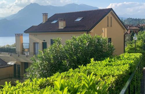 Fiumelatte Apartment | Il terrazzo sul Lago