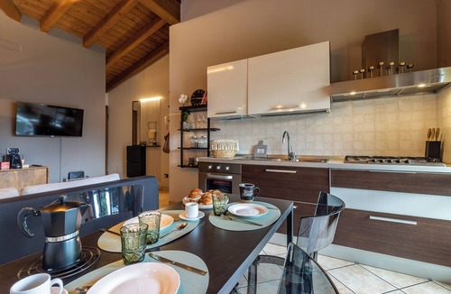 Somma Lombardo Apartment | INTERIOR 13 - Coffee, Wifi & 15 min to MXP - Cozy Apt with all the comforts