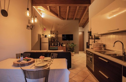 Somma Lombardo Apartment | INTERIOR 13 - Coffee, Wifi & 15 min to MXP - Cozy Apt with all the comforts
