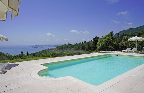 Toscolano Maderno Villa | Iris House -Lakeview & Shared Pool, Toscolano Maderno, Italy