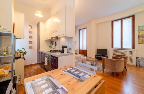 Isola Apartment | Isola Cozy Apartment by Wonderful Italy