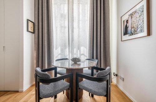 Zona Farini Apartment | Isola Luxury Apartment