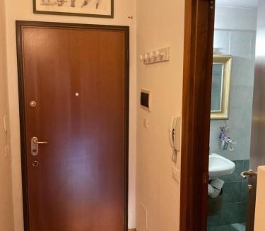 Zona Farini Apartment | IsoLaB: monolocale in zona Isola