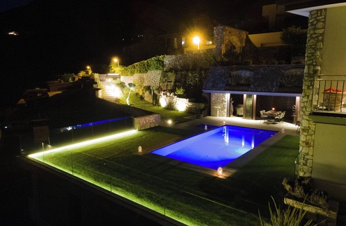 Villanuova sul Clisi Villa | VILLA BELLAVISTA - private Pool Garda Lake view